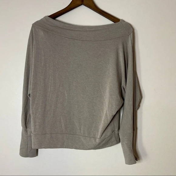 Beige Batwing Slouchy Minimal Sweater Boatneck Relaxed Oversized Size Small - Picture 8 of 10
